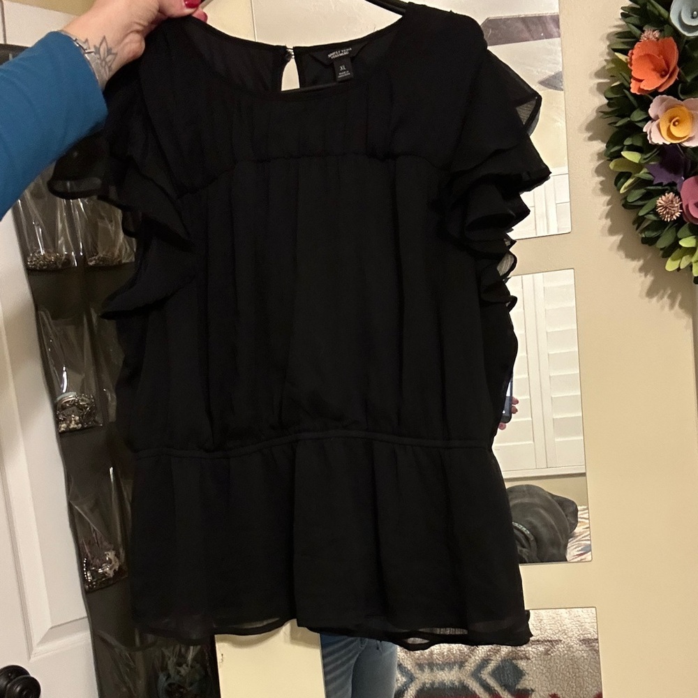 Simply Vera | Verawang : Black Ruffled babydoll XL